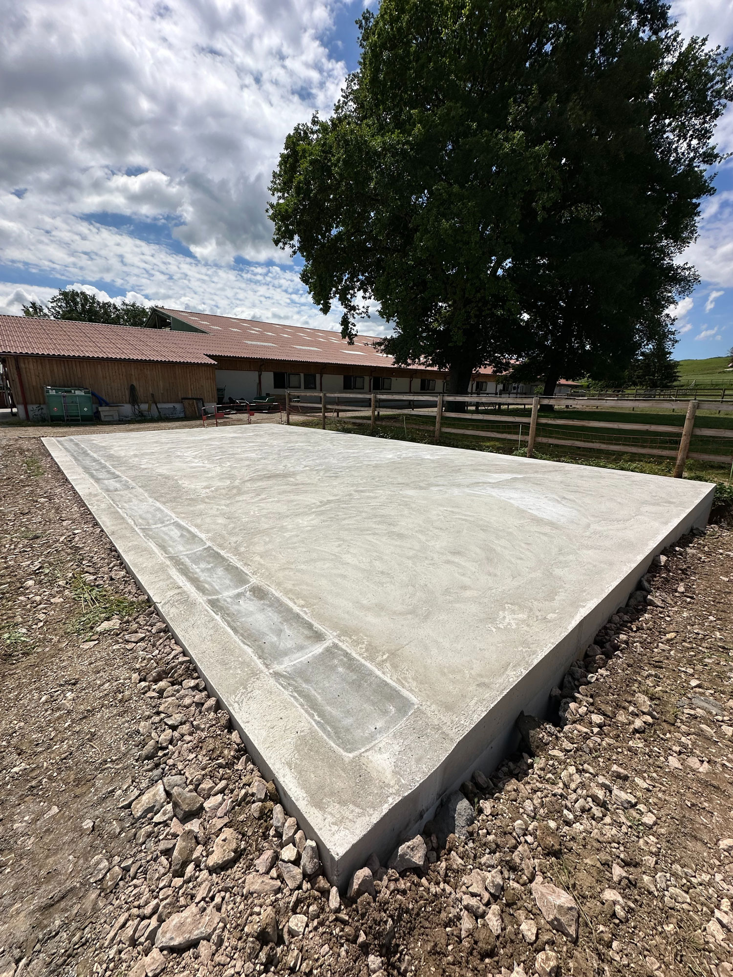Dalle béton à Scentrier