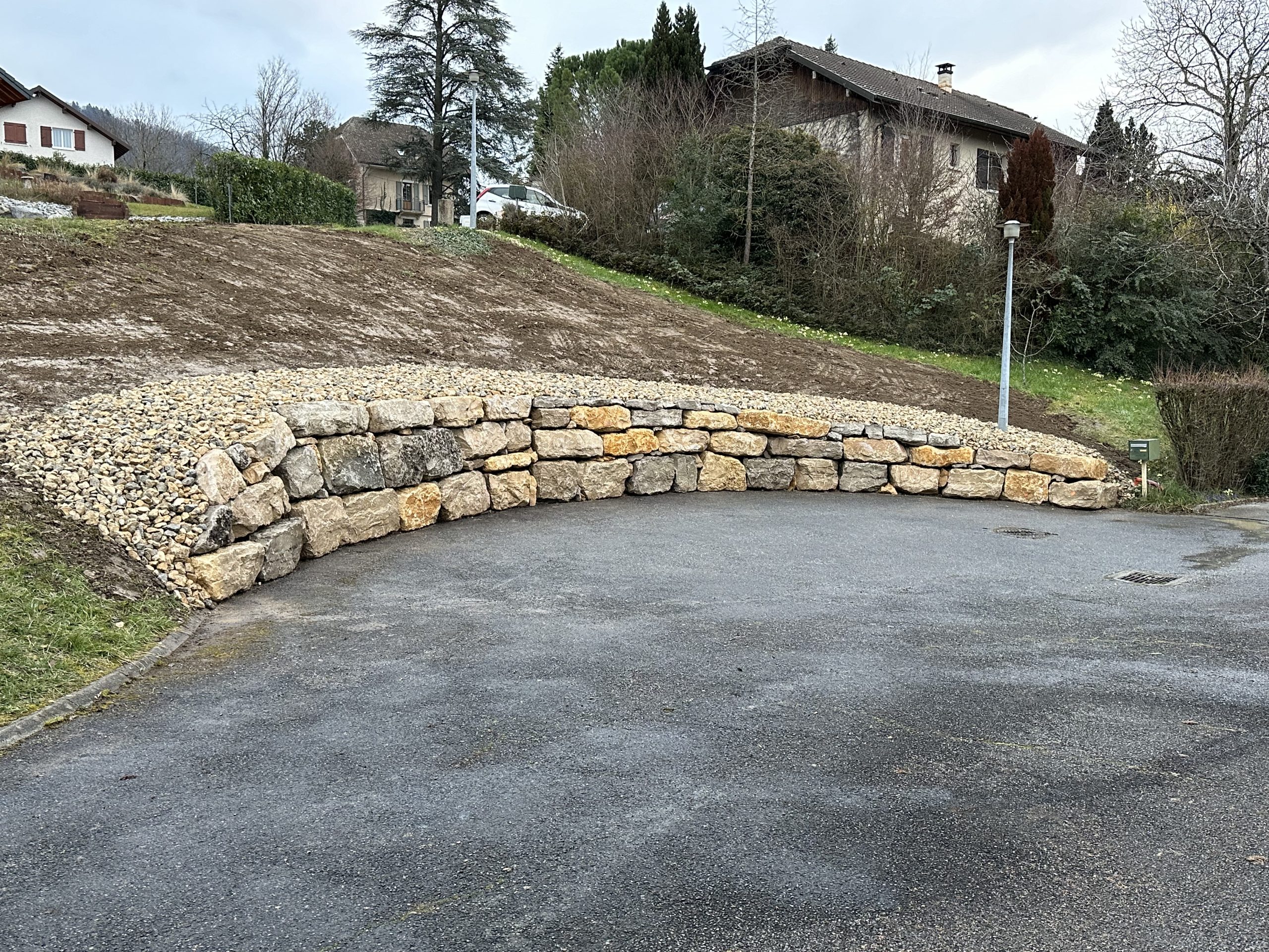 Enrochement à Saint-Cergues, Aménagements extérieurs à Bons-en-Chablais